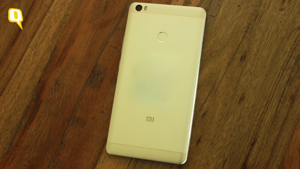 Xiaomi Mi Max has a full metal back, which gets really hot over long usage. (Photo: <b>The Quint</b>)