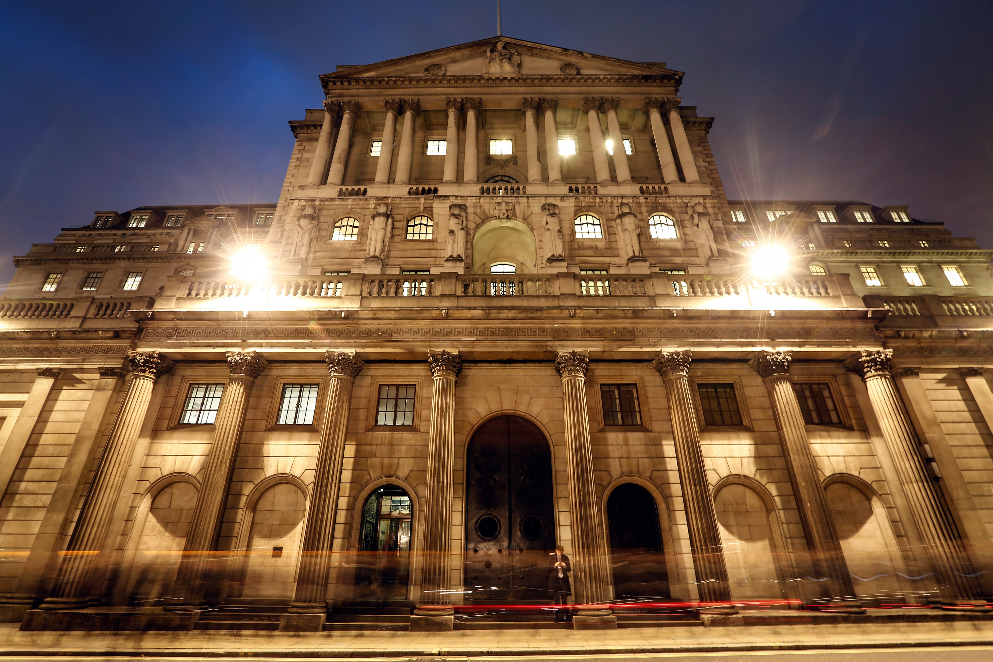 Traders Say U.K. Inflation Risks Undoing Aggressive Rate-Cut Bets