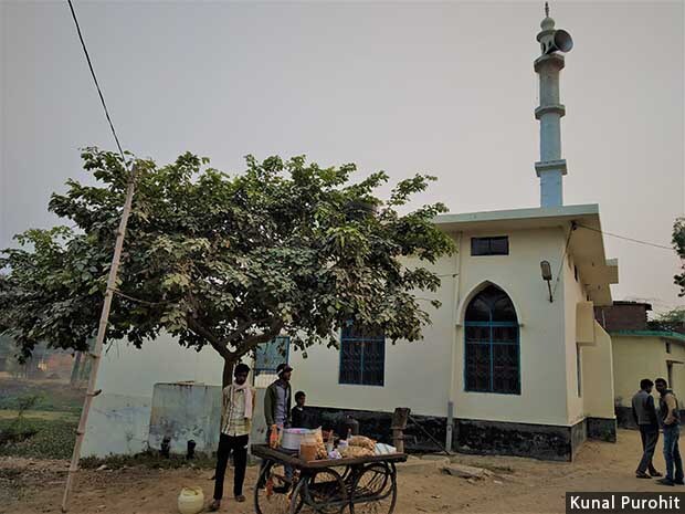 The mosque in Naseerpur village of eastern Uttar Pradesh's Mau district, where 68-year-old Mohammed Younus was killed on June 26, 2017, for trying to prevent a gunny-sack full of pork into this mosque. (Source: IndiaSpend)