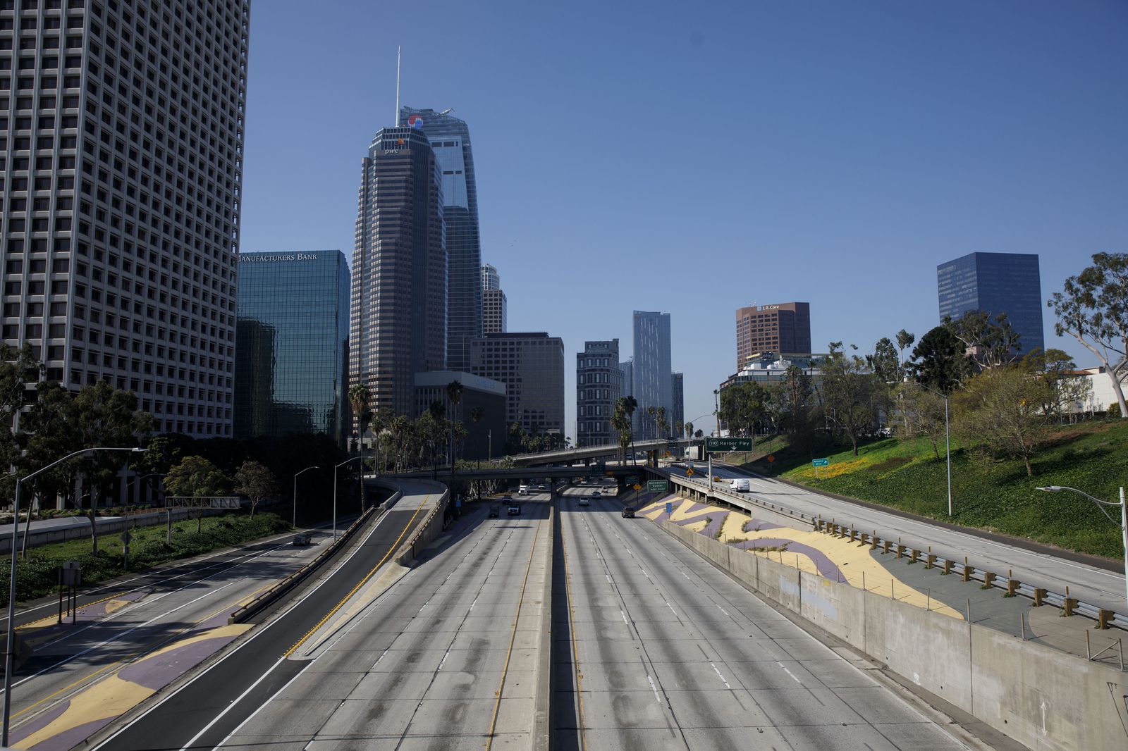 The usually busy 110 freeway on April 1. (Photographer: Patrick T. Fallon/Bloomberg)