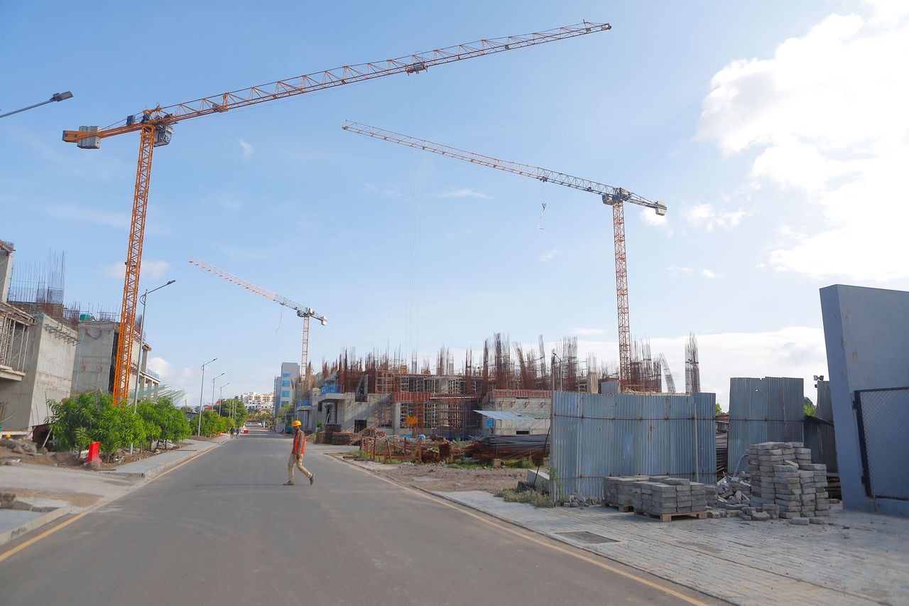 Serum's billion-dose vaccine factory, under construction. (Photographer: Subhash Sharma For Bloomberg Businessweek)