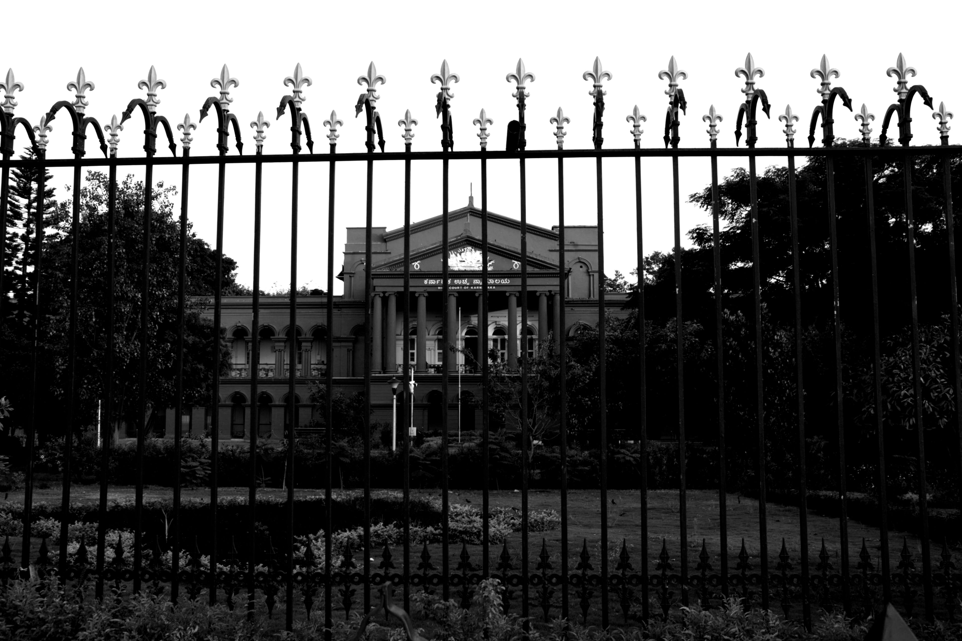 The Karnataka High Court building stands in Bengaluru. (Photographer: Lakshmi Samyukta/Bloomberg)