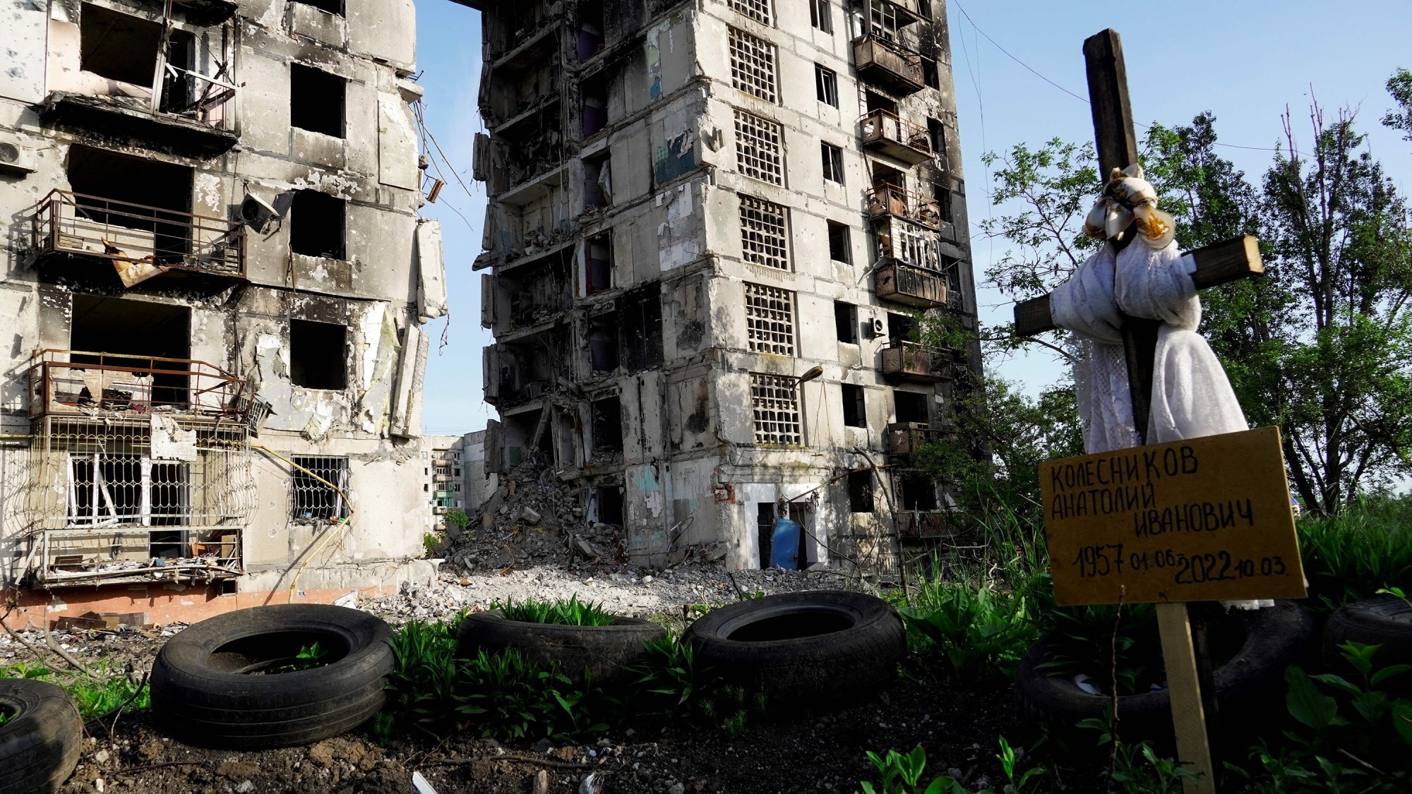 A grave near destroyed residential buildings in Mariupol, Ukraine, on May 31.Source: AFP