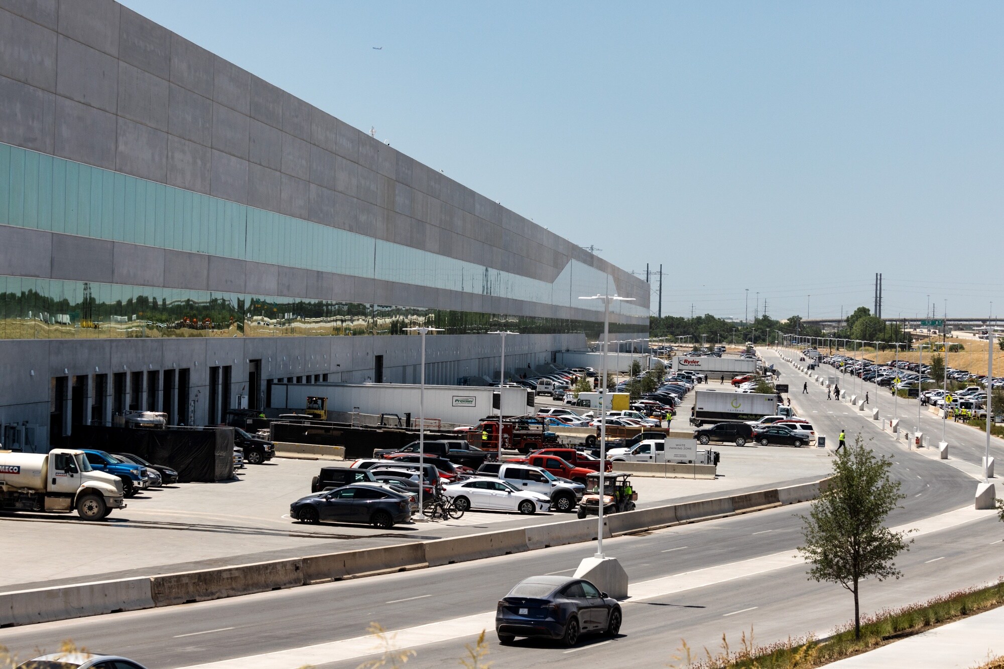 Tesla's Gigafactory in Austin, Texas.Photographer: Jordan Vonderhaar/Bloomberg