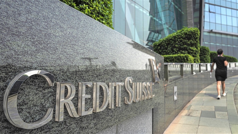 WATCH: UBS is trying to prevent an exodus of Credit Suisse's top talent, particularly in Asia. Russell Ward reports.Source: Bloomberg