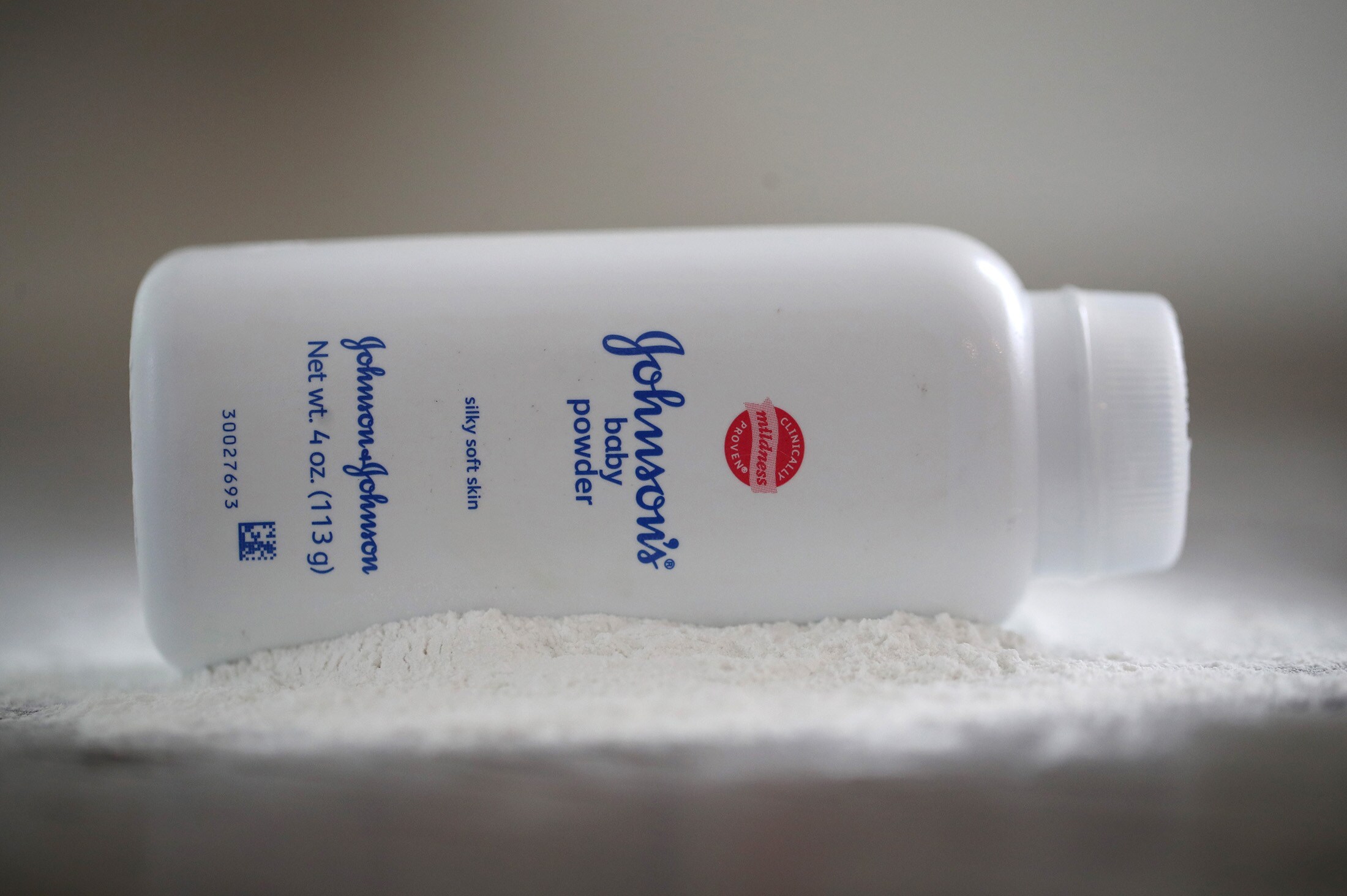 Johnson and Johnson baby powder.Photographer: Justin Sullivan/Getty Images