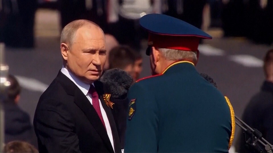 Former British Ambassador to Russia Laurie Bristow examines the fallout from Wagner chief Yevgeny Prigozhin's advance toward Moscow on President Vladimir Putin, Russia's global standing, and the war in Ukraine. He speaks with Francine Lacqua on “Bloomberg Surveillance Early Edition.”Source: Bloomberg