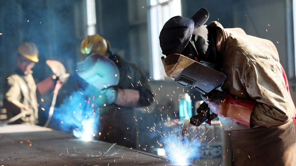 US nonfarm payrolls rose 187,000 after the prior two months were revised significantly lower, a Bureau of Labor Statistics report showed. Mike McKee reports on “Bloomberg Surveillance.”Source: Bloomberg