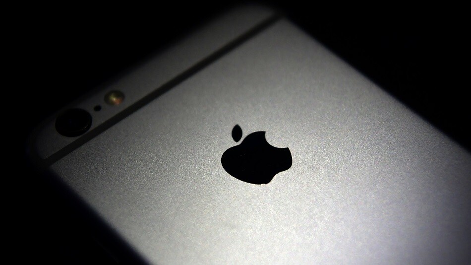 WATCH: Apple posted less revenue in China than some analysts projected last quarter. Bloomberg's Anurag Rana breaks down the numbers.Source: Bloomberg