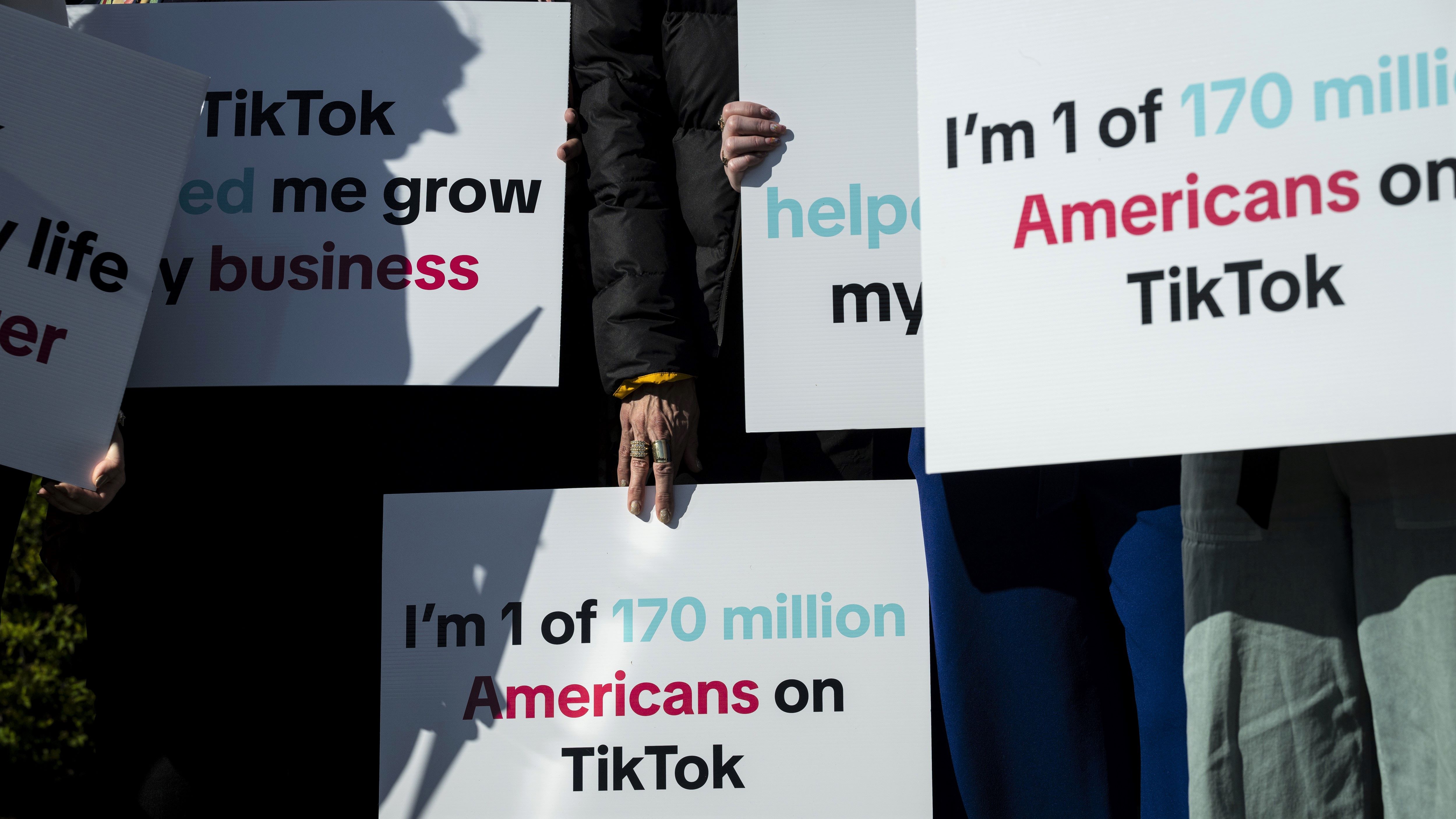 WATCH: The US Senate voted to ban social media app TikTok's ownership by Chinese parent ByteDance Ltd. Steven Dennis reports.Source: Bloomberg