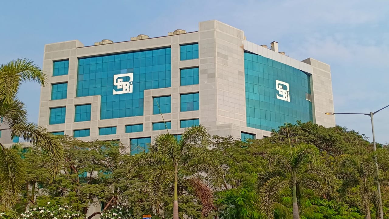 SEBI Allows Investment Advisers, Research Analysts To Charge Advance Fees For Up To A Year; Details Here