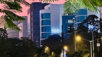 SEBI Proposes SME IPO Overhaul: Rs 1,000 Crore Valuation, 500 Allottees, Etc | Key Changes