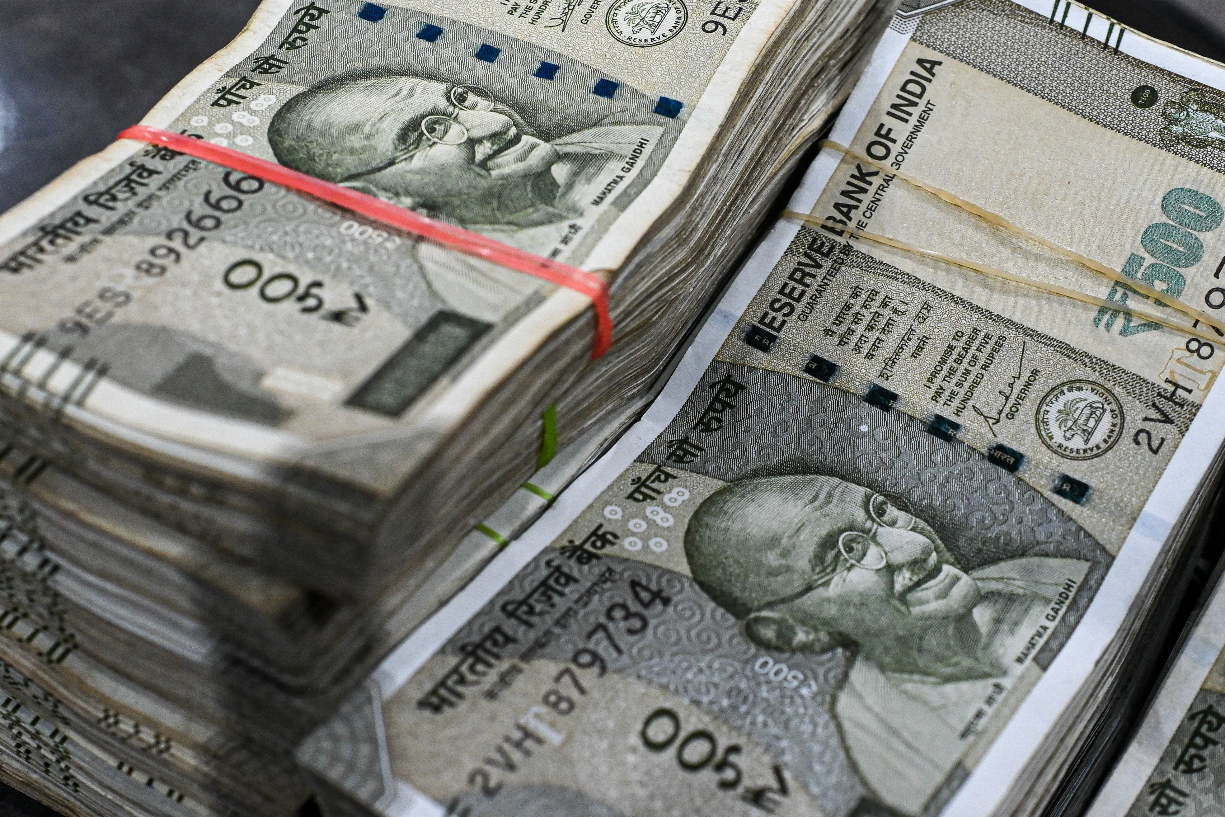 India Bonds Gain As Lower Debt Supply Boosts Sentiment
