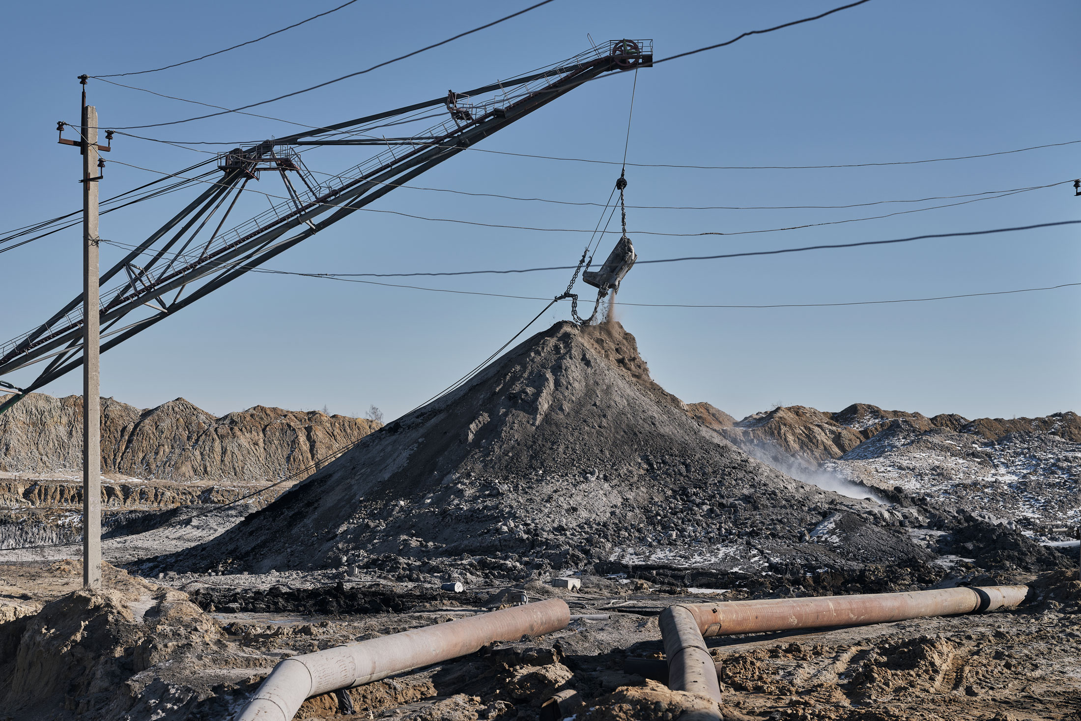 US Seeks to Control Ukraine Investment, Squeezing Out Europe (Bloomberg)