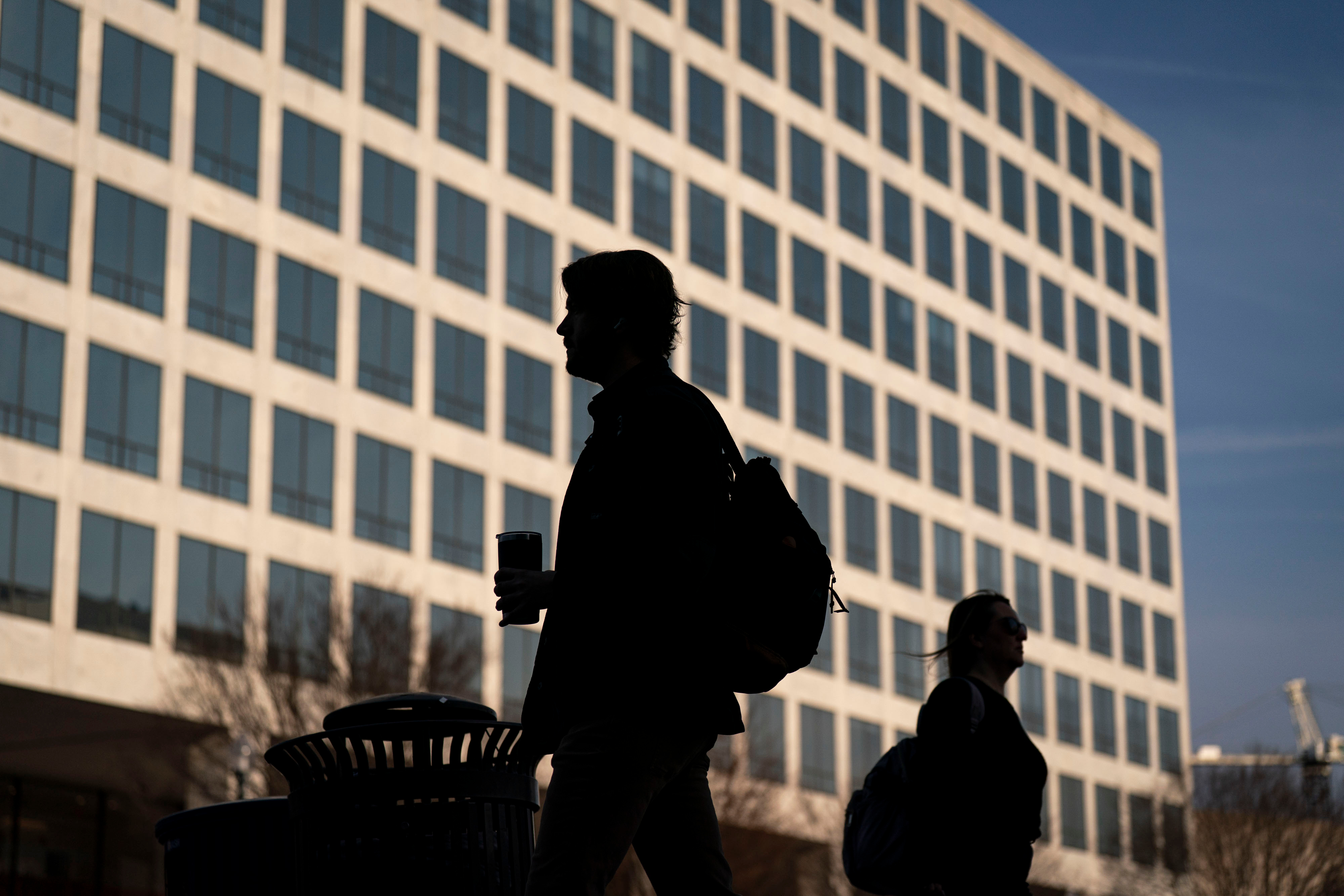 US Employers Tap Brakes As Tariff Policy Dims Outlook