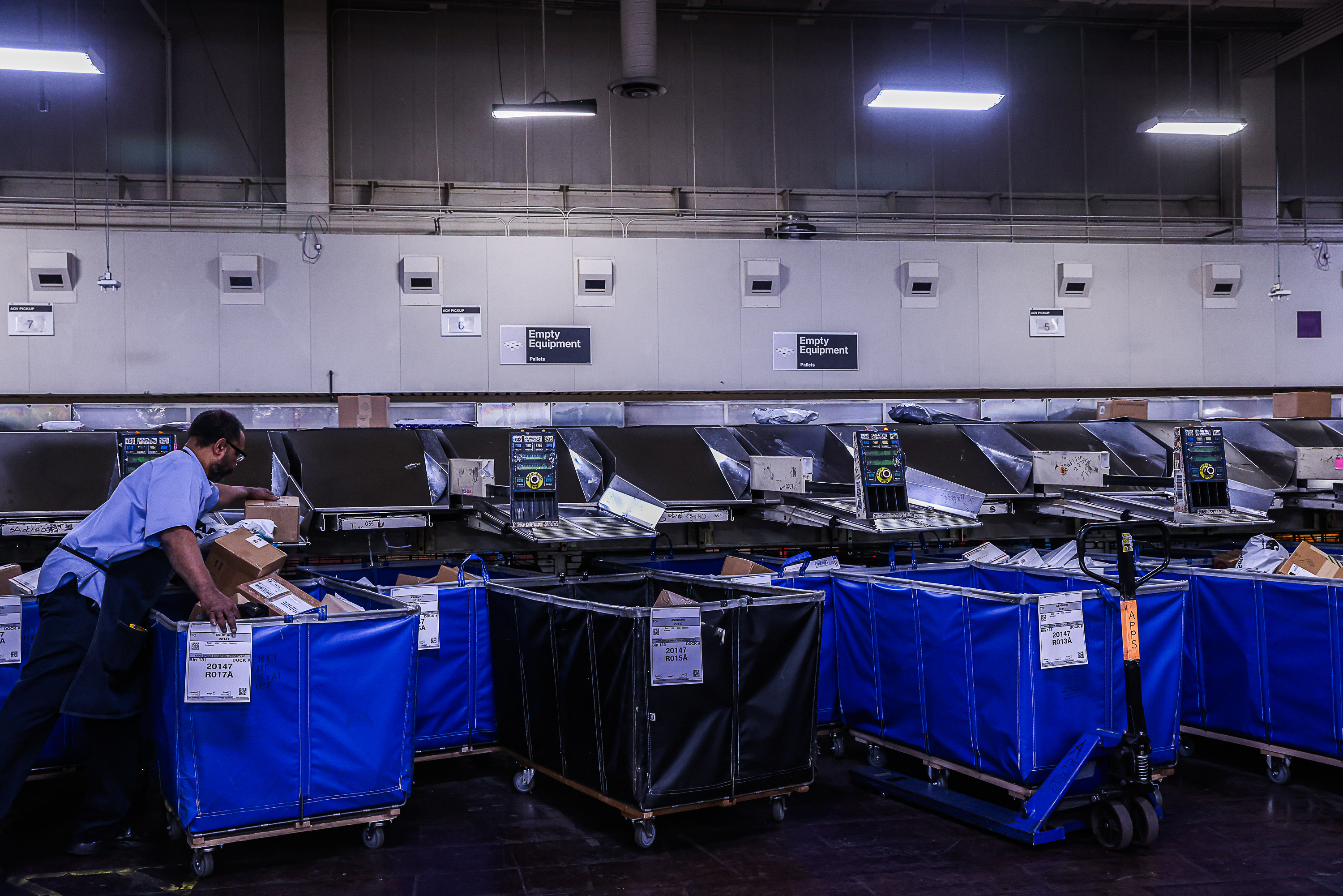 Tariff Loophole That Helped Temu, Shein Will Close May 2