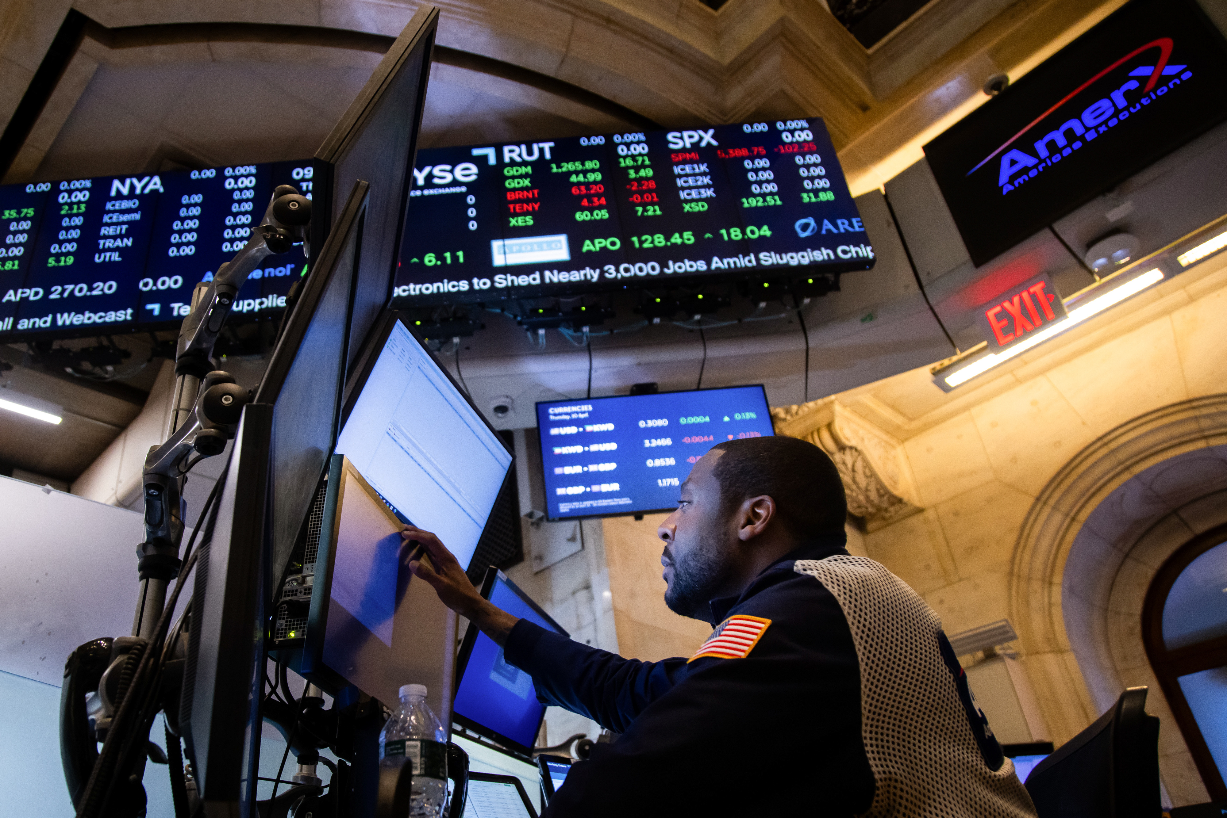 US Stocks Eye Best Week Since &lsquo;23 As Bond Rout Eases: Markets Wrap