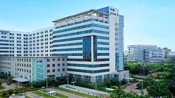 DLF Chairman's Rajiv Singh Remuneration Up 20% To Rs 44.06 Crore In Fiscal 2025-26 Amid Better Performance
