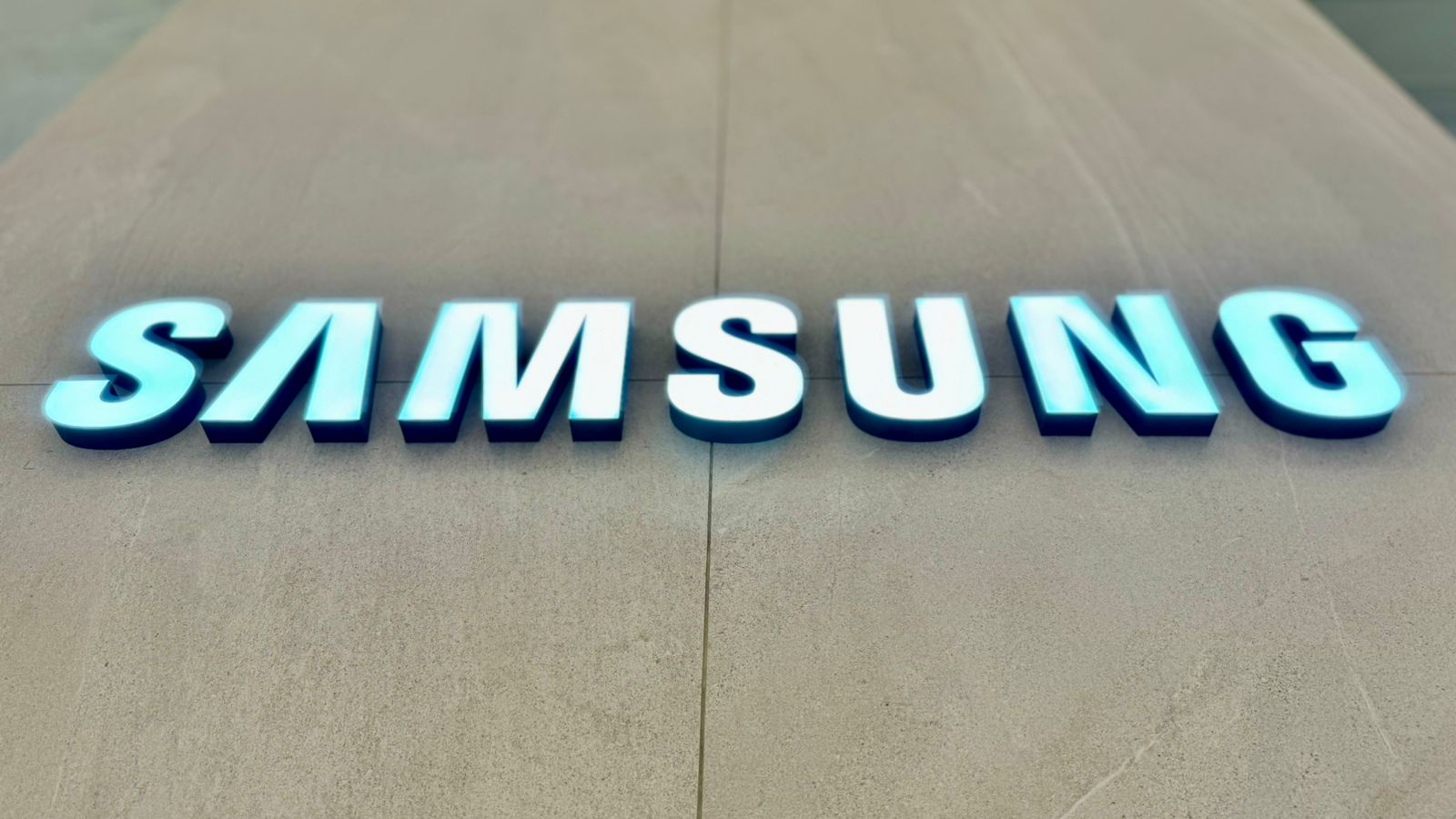 Samsung To Invest Additional Rs 1,000 Crore In Tamil Nadu Facility, Creating 100 More Jobs