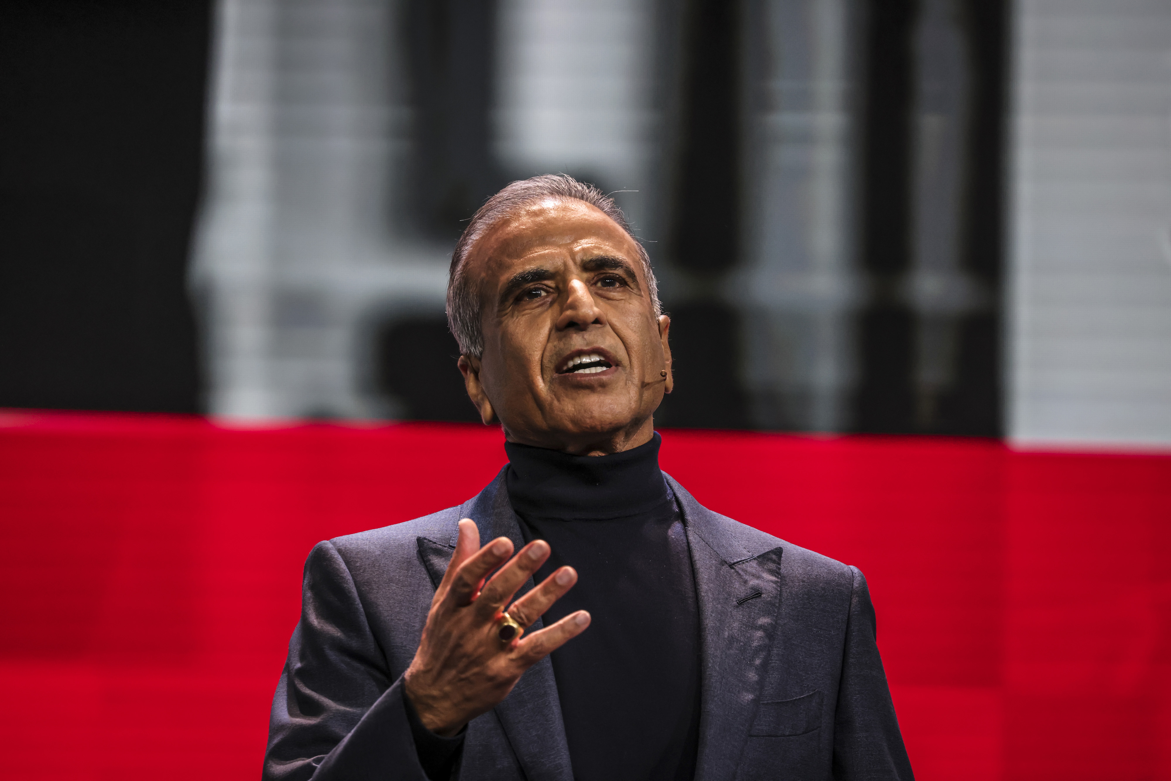 Sunil Mittal In Talks To Buy $2 Billion Stake In Haier India