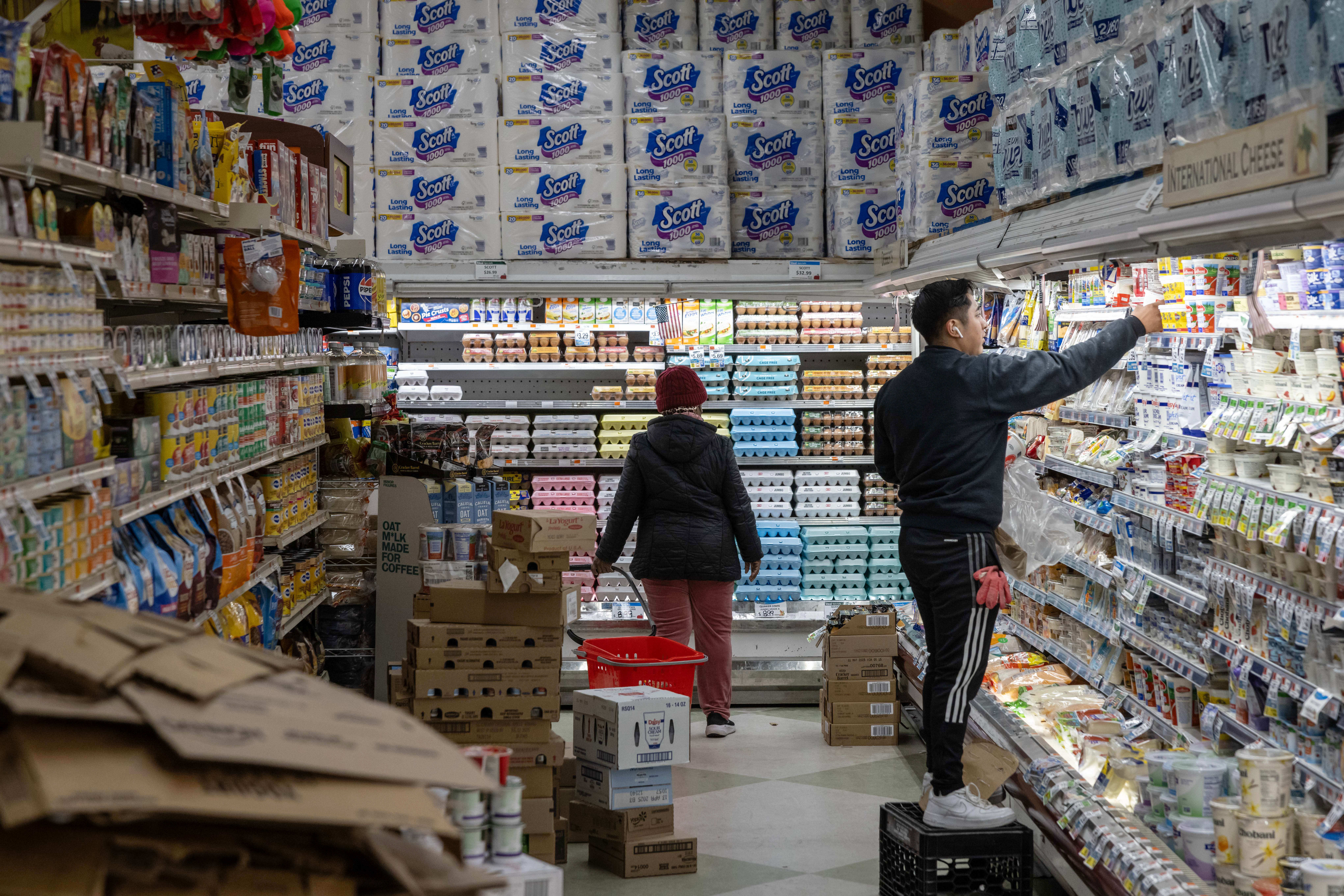 US Inflation Seen Picking Up In April With Modest Tariffs Impact