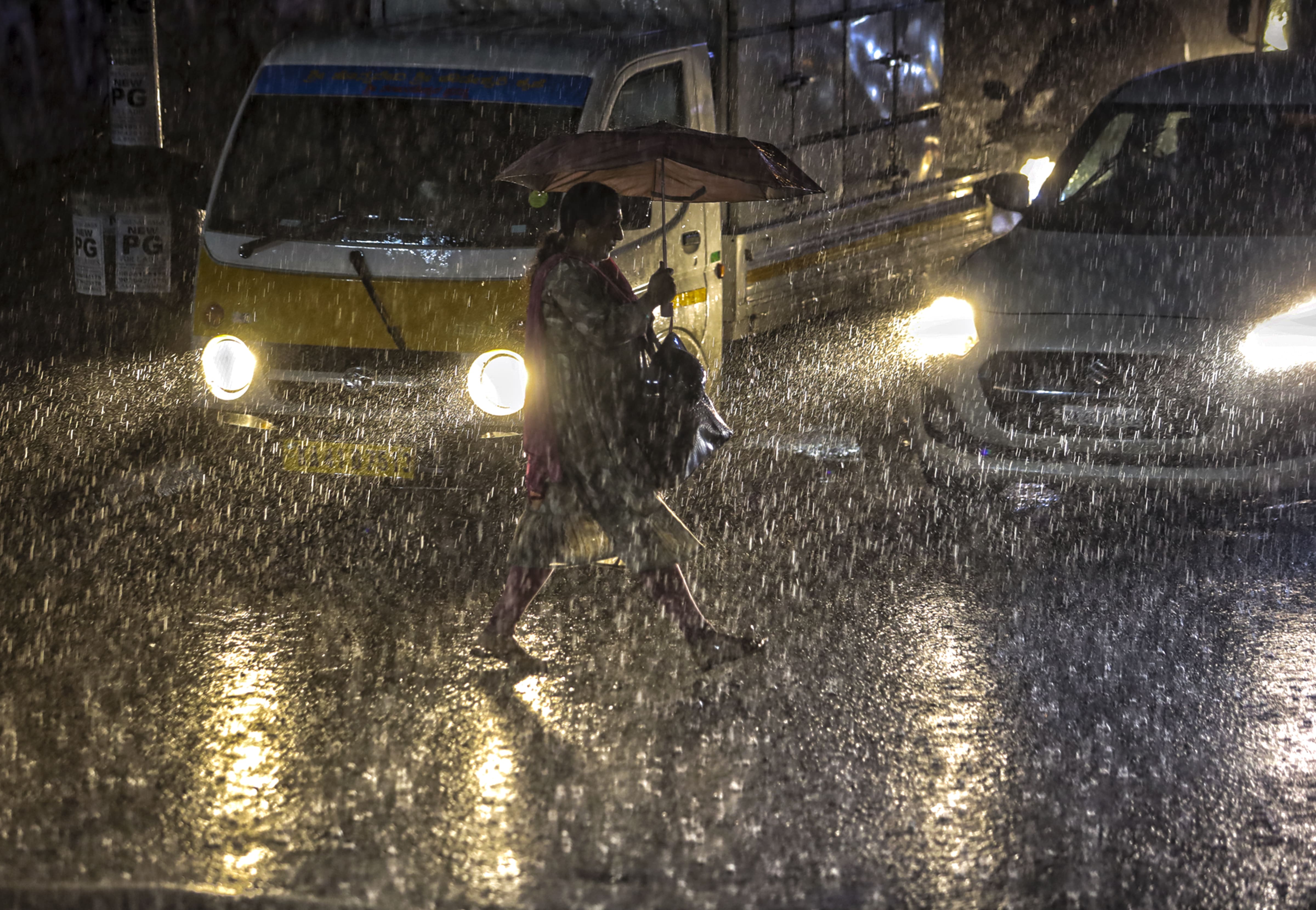 Mumbai Rains: Strong Pre-Monsoon Showers With Thunder, Lightning; Internet Reacts