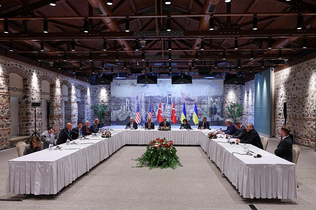 Russia, Ukraine Start First Peace Talks In Three Years