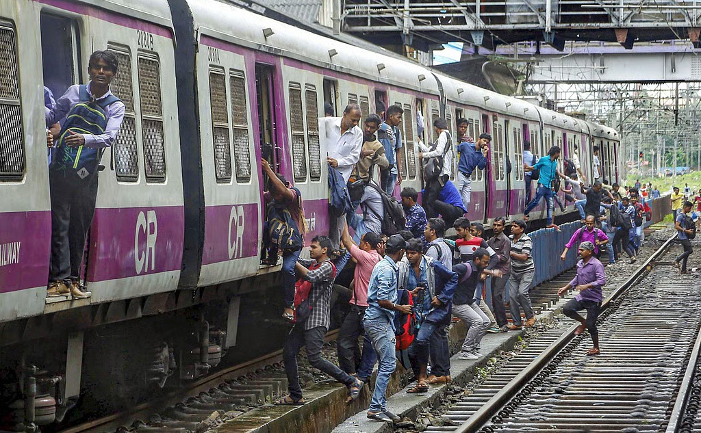 Mumbra Train Accident: Four Dead After Falling Off Local Train In Thane, Near Mumbai