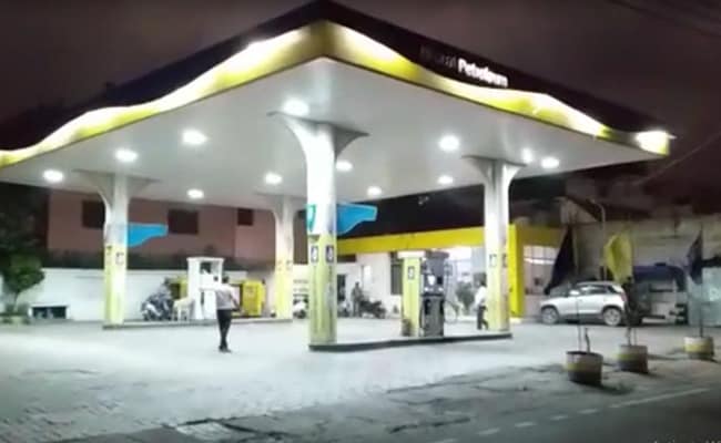 Petrol, Diesel Prices Unchanged On Monday
