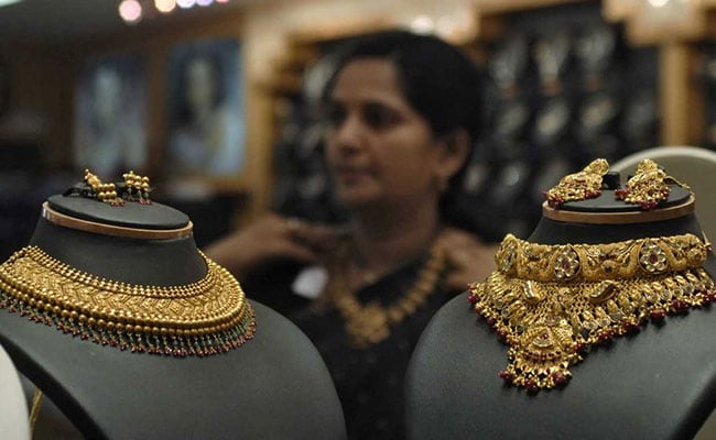 Gold Price Today: Yellow Metal Futures Tumble Over 2% To Rs 50,984 Amid COVID-19 Vaccine Optimism