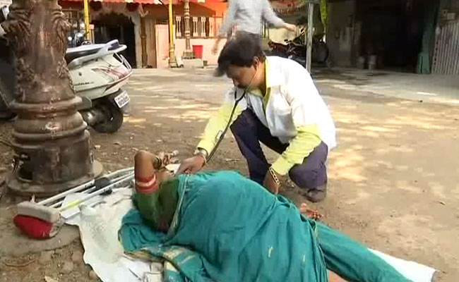 Pune's "Doctor For Beggars" Treats His Patients On Streets, 6 Days A Week