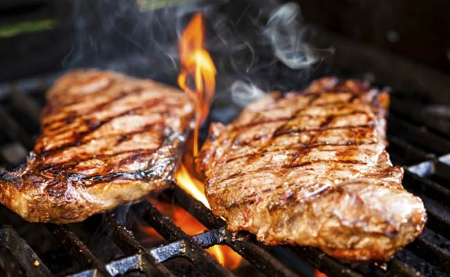 Love To Eat Food Cooked On Barbecue? Beware! It May Damage Your Lungs!