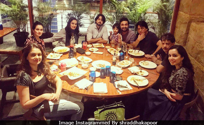 Seen This Pic Of Padmini Kolhapure And Sisters Shivangi, Tejaswini? Credit - Shradhha Kapoor