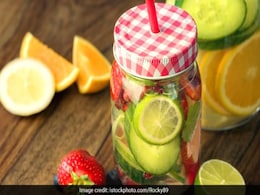 Glowing Skin Tips: बॉडी को डिटॉक्सिफाई करने के लिए पिएं ये 3 हेल्दी ड्रिंक्स, बहुत जल्द चेहरे पर नजर आने लगेगा ग्लो Glowing Skin Tips: बॉडी को डिटॉक्सिफाई करने के लिए पिएं ये 3 हेल्दी ड्रिंक्स, बहुत जल्द चेहरे पर नजर आने लगेगा ग्लो