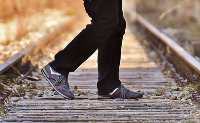 राजस्थान: बेरोजगारी से परेशान 4 दोस्तों ने ट्रेन के आगे कूदकर की खुदकुशी