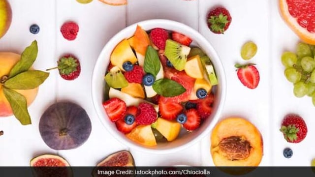 Diabetics can eat fruits in moderation
