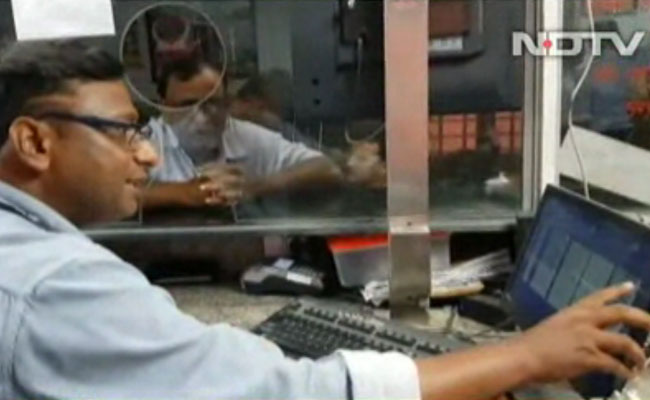 छठ पर घर जाने के लिए टिकट का टेंशन, खिड़की खुली और वेटिंग टिकट