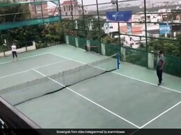 Pregnancy में सानिया मिर्जा ने खेला टेनिस, कोर्ट में ऐसे मचाई सनसनी, वीडियो हुआ VIRAL Pregnancy में सानिया मिर्जा ने खेला टेनिस, कोर्ट में ऐसे मचाई सनसनी, वीडियो हुआ VIRAL