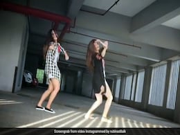 'किन्नर बहू' के साथ जब अचानक पार्किंग में थिरकने लगी ये एक्ट्रेस, पंजाबी गाने पर खूब लगाए ठुमके... 'किन्नर बहू' के साथ जब अचानक पार्किंग में थिरकने लगी ये एक्ट्रेस, पंजाबी गाने पर खूब लगाए ठुमके...