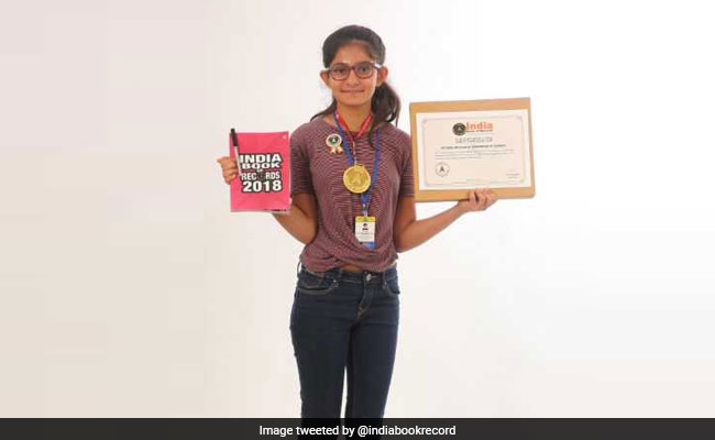 इस बच्ची ने 35 तस्वीरों से समझाया पूरा सुंदरकांड, इंडिया बुक ऑफ रिकॉर्डस में दर्ज हुआ नाम