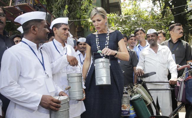 "Only They Care": Mumbai's <i>Dabbawalas</i> Pledge Their Support To Shiv Sena