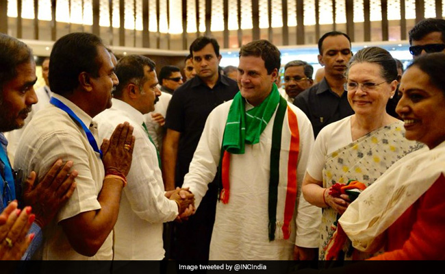 PM Attacks Gandhis: "So-Called First Family Has To Walk Around On Bail"