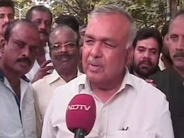 भारी आलोचना होने पर कर्नाटक सरकार ने मंदिरों को राशि देने पर रोक वाला सर्कुलर वापस लिया भारी आलोचना होने पर कर्नाटक सरकार ने मंदिरों को राशि देने पर रोक वाला सर्कुलर वापस लिया