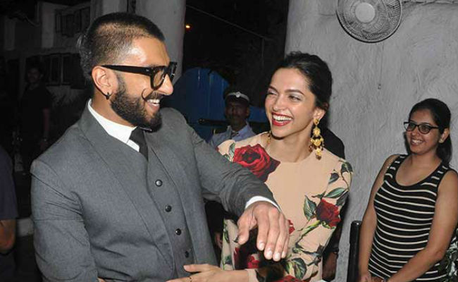 Deepika Padukone Ranveer Singh Wedding: दीपिका-रणवीर ने किया कंफर्म, इस तारीख को लेंगे सात फेरे...