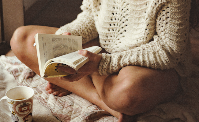 3 Reasons To Read A Book Rather Than Watch TV