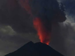 More Than 400 Flights Cancelled As Volcano Forces Bali Shutdown More Than 400 Flights Cancelled As Volcano Forces Bali Shutdown