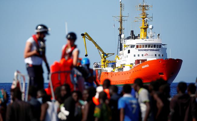 629 Migrants, Stranded In Sea For 9 Days, Arrive In Spain On Boats
