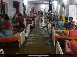 Bihar Hospital Turns "Aquarium" After Rains, Fish Seen Swimming In ICU Bihar Hospital Turns "Aquarium" After Rains, Fish Seen Swimming In ICU