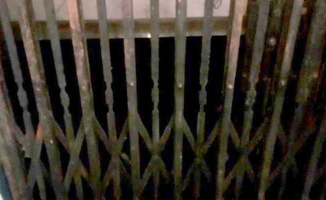 Pregnant Woman Gets Stuck In Hospital Lift For Over 40 Minutes In Bengal