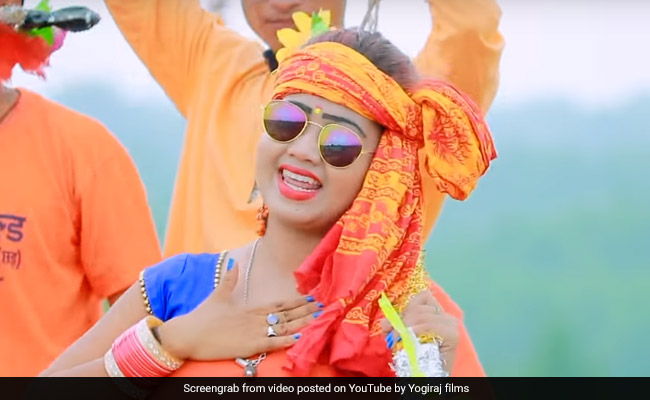 सावन में 'बोल बम' का ये गाना यूट्यूब पर हो रहा वायरल, 1 करोड़ से ज्यादा बार देखा गया Video